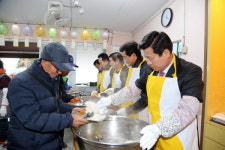  대구시의회, 무료급식 봉사활동 펼쳐 