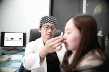  [인터뷰] 안양 스페셜성형외과 김수영 원장 “나에게 맞는 자연스러운 눈코성형?” 