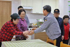  부천원미경찰서, 사회복지시설에 설 위문품 전달 