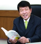 김영식 이사장, 세자녀 출산재원 재단설립