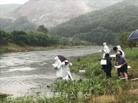 부여군 은산면 용두리 지천에 참게 등 방류