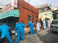 한우리 자원봉사회, 남구 감만1동 에 사랑의 쌀.연탄 전달