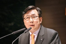 급락한 제이에스티나, 오너일가 120억 규모 주식 매도