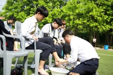광주 동명고, 스승의 날 맞아 세족식 가져