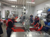 충주 밝은누리봉사회, 노인복지관 남부분관 급식봉사 펼쳐