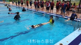태안해경, 3자 협업 생존수영 교실 집중 실시