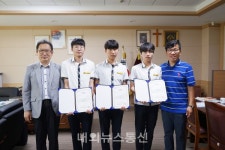 대구계성고등학교, 쓰러진 노인 구한 학생들에게 모범학생 표창장 수여