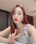 경리, 더위를 날려버리는 상큼한 미모... 레드립 완벽 소화