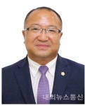 [포토] 홍진옥 전 원내대표에 이어...김낙우 자유한국당 충주시의회 원내대표 결정