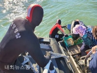 완도해경, 부유물에 걸려 표류한 고무보트 구조