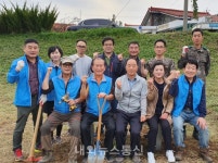 충주시 봉방동, 천변산책로에 꿀맛 쉼터 조성