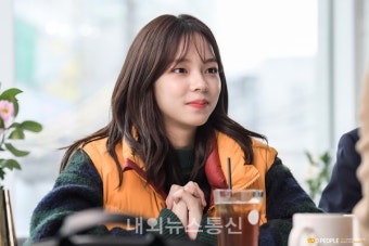 '사랑은 뷰티풀 인생은 원더풀' 조유정, 미소유발 비하인드 컷 공개