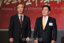 제27회 대한민국문화연예대상에서 (주)바로산업 김연동 대표이사 건설기업인상 수상