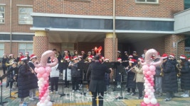 대구대진중, 등굣길 송년 음악회... 열띤 호응