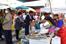 창녕군의회, 전통시장 장보기 실시