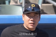 논란의 '강정호' 1년 실격 징계, 거센 비판