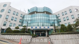 천안쌍용도서관, 도서관 상주작가 지원사업