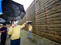 [포토] 도성훈 교육감, 집중호우 대비 관내 학교 옹벽 및 위험시설물 점검 나서