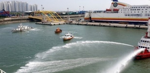 인천해경, 新국제여객터미널 해상 선박화재 대응 불시훈련 실시