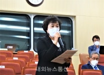 사립유치원 지원 당부하는 임명희 원장