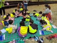 작은친구들어린이집, 코로나 블루 극복 '숲체험' 나서