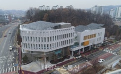 한범덕 청주시장, 가로수도서관 방문
