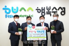서신교 지산1동희망나눔위원장, 감성화분...코로나19 관련 의료진 등 격려