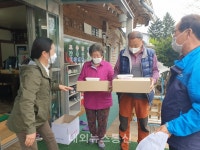 용평면, 어버이날 마을 어르신 챙기기...선물꾸러미 전달