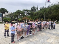 [포토] 목포시 성균관어린이집 원생,현충탑 헌화체험 행사가져