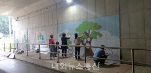 횡성 둔내면 주민자치위원회, 벽화 그리기로 둔내 사계절 담는다