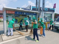 성주군,벽진면 새마을협의회 부녀회 버스승강장 환경정화 실시!