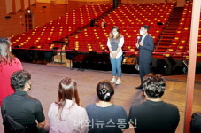 안동우 제주시장, 4.3 소재 창작오페라 순이삼촌 공연단 격려