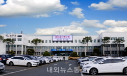 영천시청, 하루 일과 영천시민의 노래․영천아리랑으로 시작