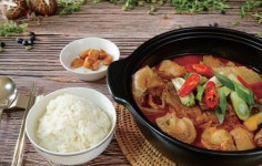 토굴항아리에서 10년 숙성시킨 묵은지의 맛