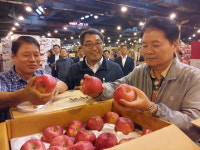 김병원 농협중앙회장, 가락시장 방문
