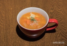 [토닭토닭 식당 레시피북②] 토종닭 뼈 육수 진한 감칠맛 맑은 토마토 채소 수프