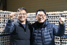 [인터뷰]계란 수출 선봉장…이수고 창일농장 대표