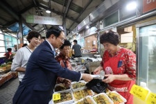 임실군, 추석맞이 장보기 행사로 전통시장 활력