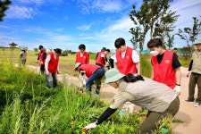 하림, 새만금 생태계 살리기 구슬땀