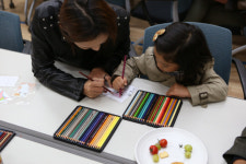 홀로그램 공연 보고 아트체험 선물도 받고