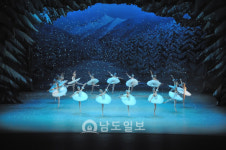 호두까기 인형 눈꽃 속 펼쳐지는 발레의 향연