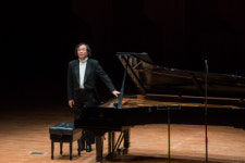 공연의 감동 그대로 백건우 피아노 리사이틀