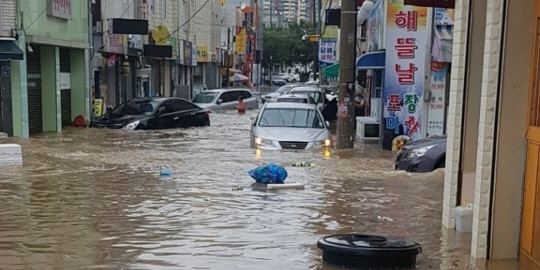 기상청 호우특보…광주와 전남 400mm 비 폭탄으로 실종자 2명 발생