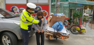 남부경찰, 어르신 보행사고 예방 캠페인