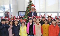 고흥군, 크리스마스 트리로 따뜻하고 행복한 민원실 분위기 조성