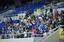 관중 프로야구는 줄고…프로축구는 늘고