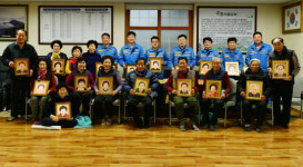 포스코 기술연구원, 여수 묘도동 어르신에 장수사진 전달