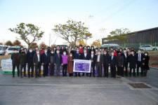 신안 복지재단, 김장나누기 후원물품 전달