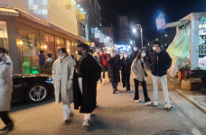 유흥시설 운영 제한 해제…상인 숨통