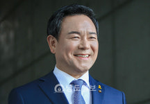 이형석 의원 광주비엔날레 전시관 27년만에 신축